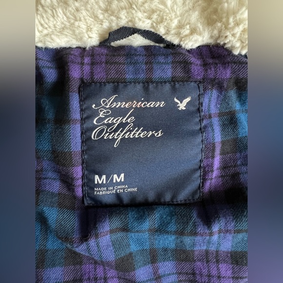 AMERICAN EAGLE OUTFITTERS β’ puffer quilted vest with faux fur hood navy blue AEO - Picture 9 of 13